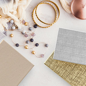 how to pack necklaces