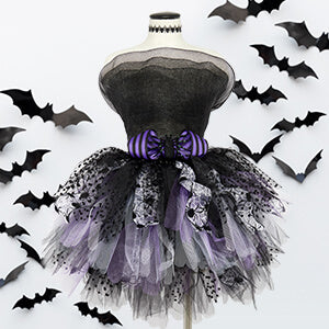 halloween window display