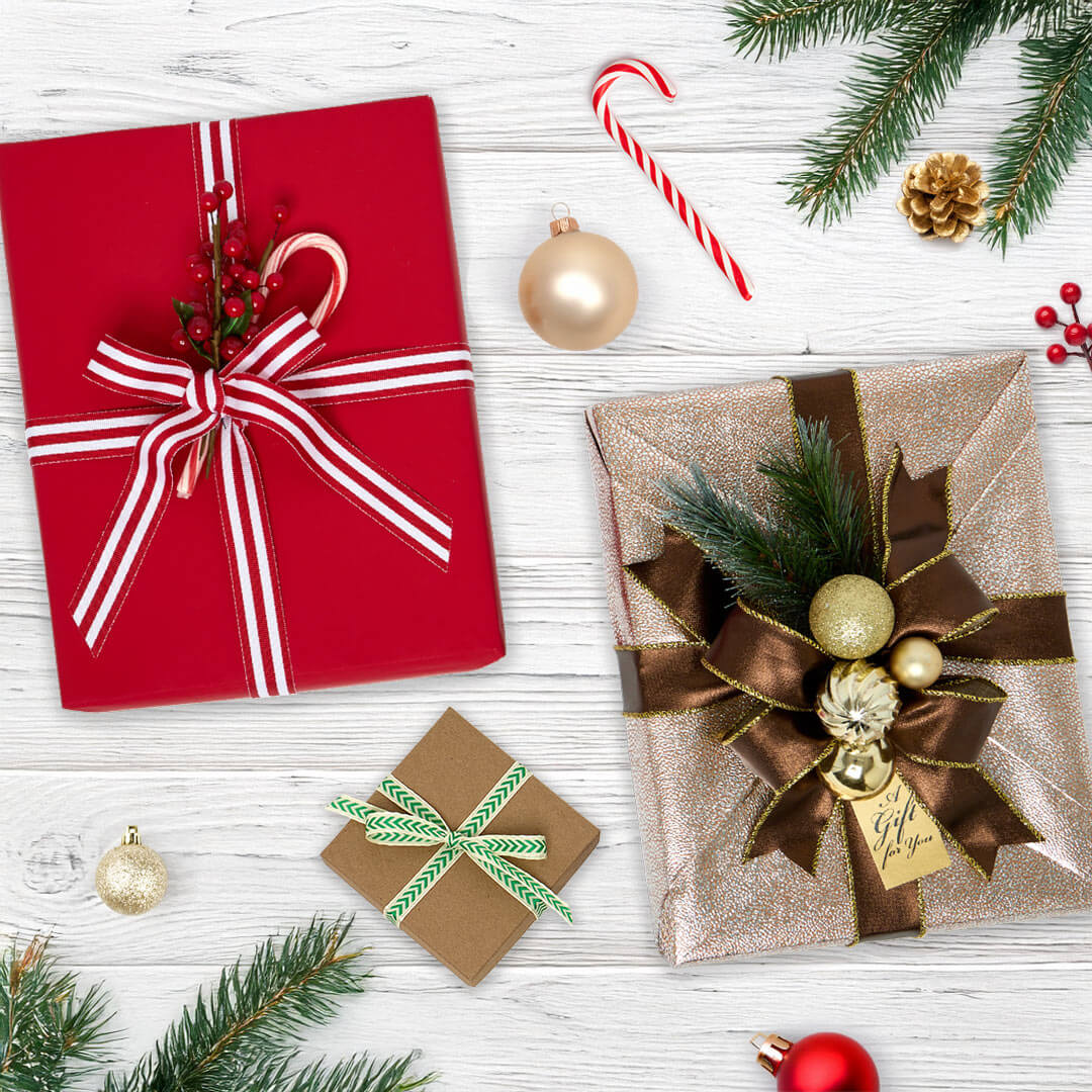 Glamorous vs Timeless: Two Gorgeous Ways to Wrap Christmas Gifts