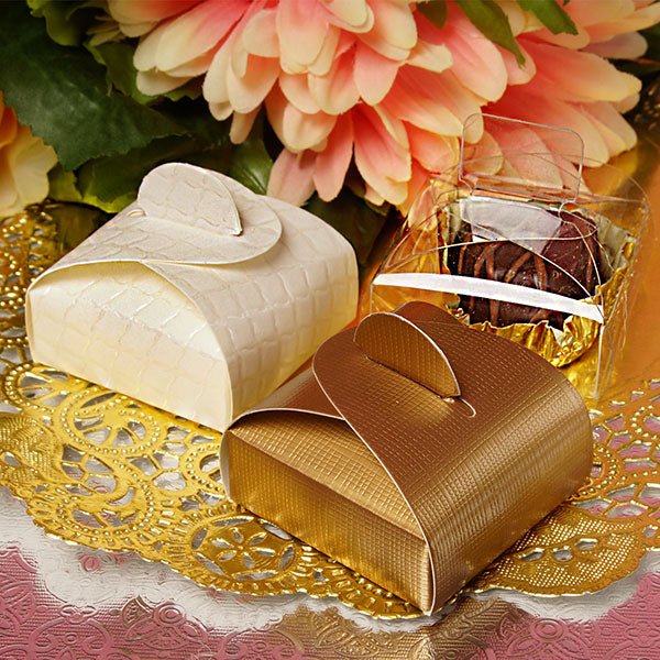 Wedding favor boxes are a hit at weddings