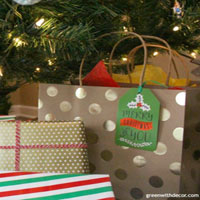Easy Gift Wrapping Ideas Featured in Green With Decor